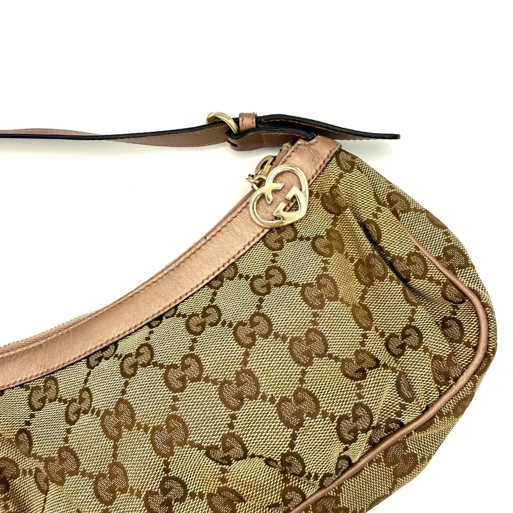 Gucci Tan and Brown Monogram Heart Charm Pochette - Picture 2 of 12